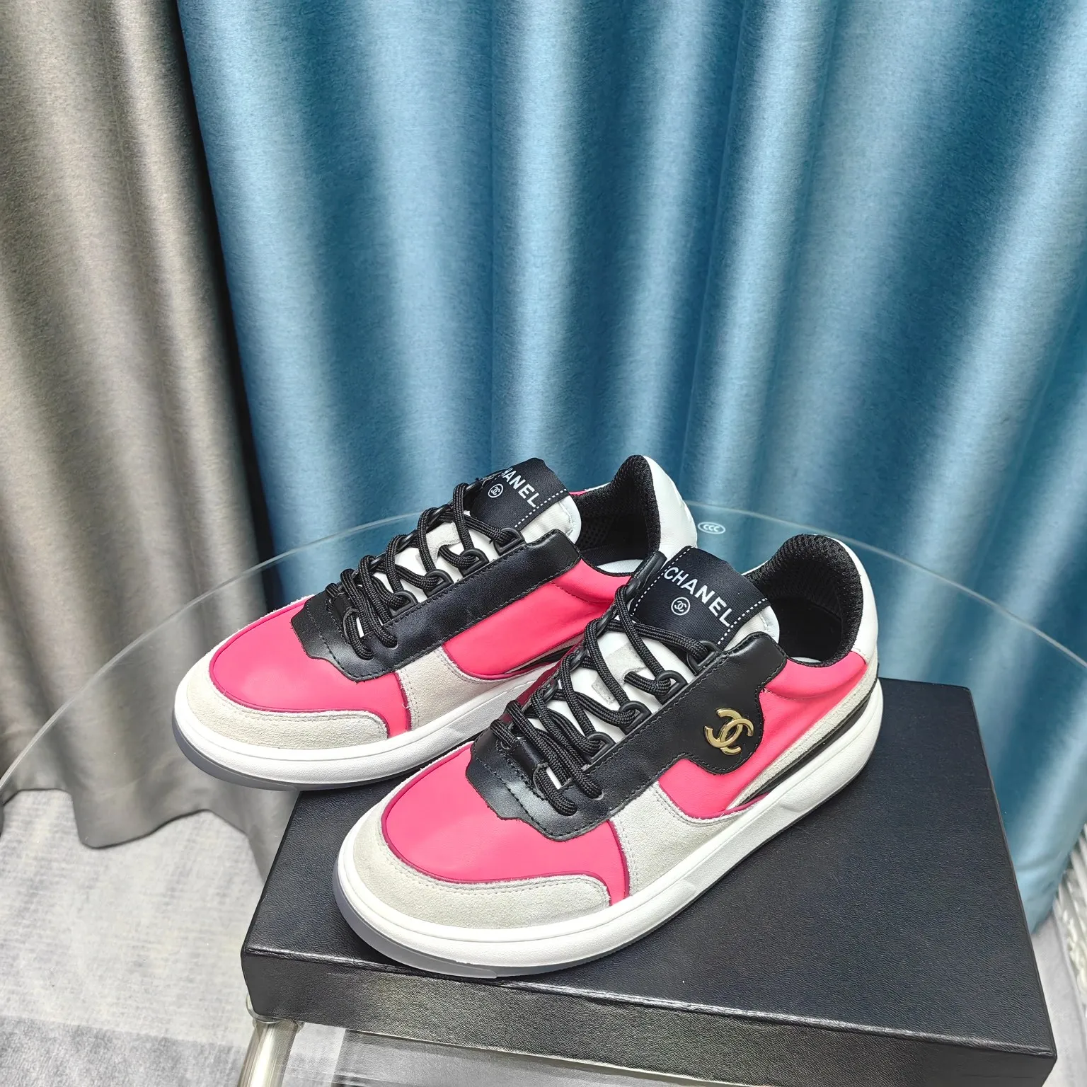 👟👟Ex-factory price 540👟👟 Men's size +10 Chanel Chanel - 2023 counter top casual sports shoes This classic design; the upper is electro-embroidered with a variety of techniques; the outsole is fashionable and sporty; it is unusual to incorporate a variety of color matching elements... The diversified mix and match is very beautiful and versatile, casual, fashionable, sports and outdoor can be taken into account. The counter boutique package is full set for women 35-40 and men 39-45 (Customized size 44.45)